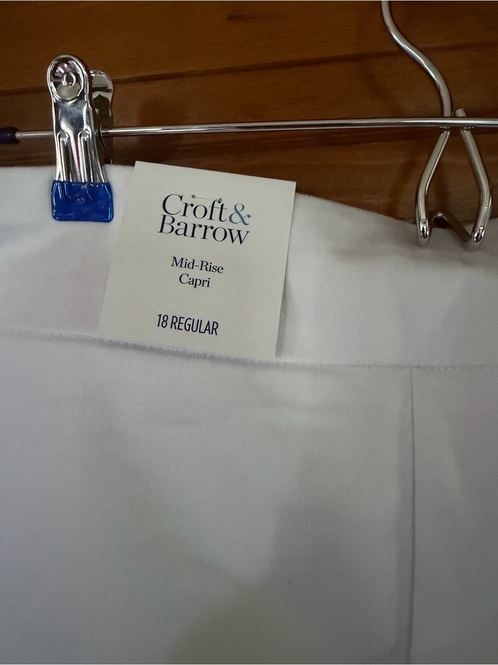 croft & barrow White Mid-Rise Capri Pants - Picture 3 of 4